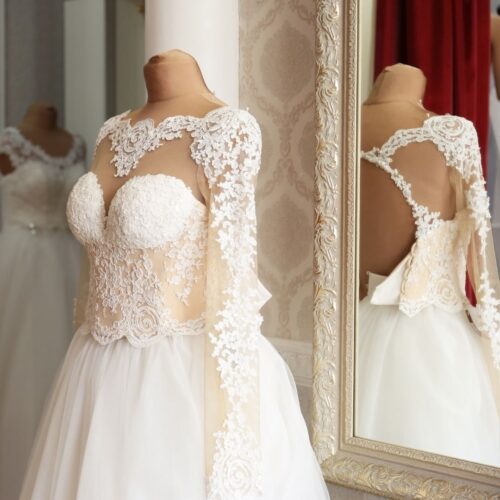 Vestidos de novia de dos piezas únicos en De La Cruz Atelier