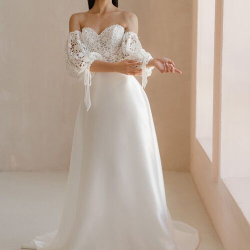 Vestido de novia con capa, único y a medida con De La Cruz Atelier